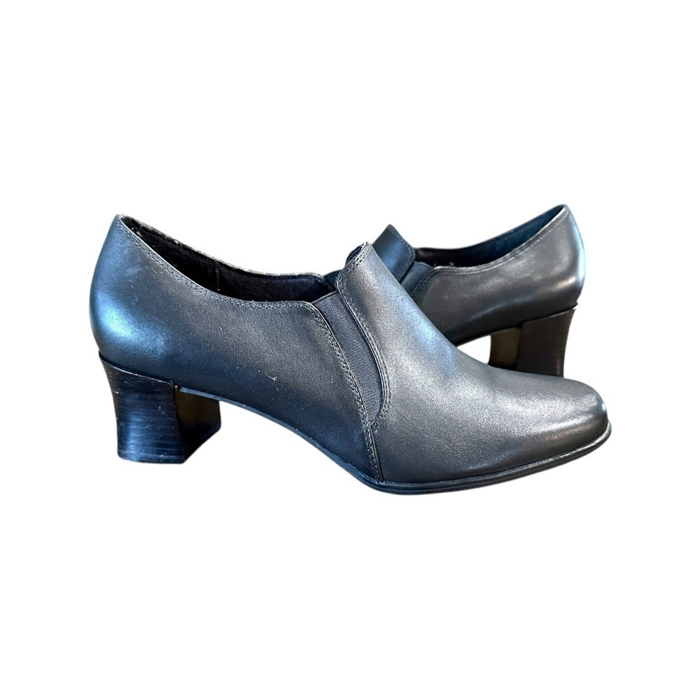 LIZ BAKER, NWOT, WOMENS BLACK LEATHER HEELS. 2 1/4” CHUNKY HEEL. SIZE 9M